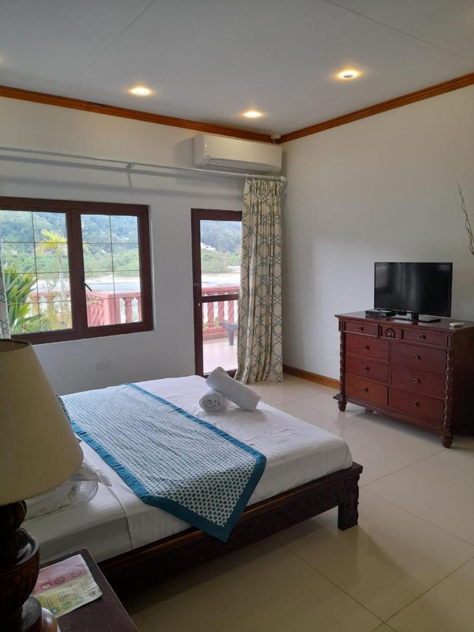 Bayview Villa -Sea Side Villa Anse Boileau Luaran gambar