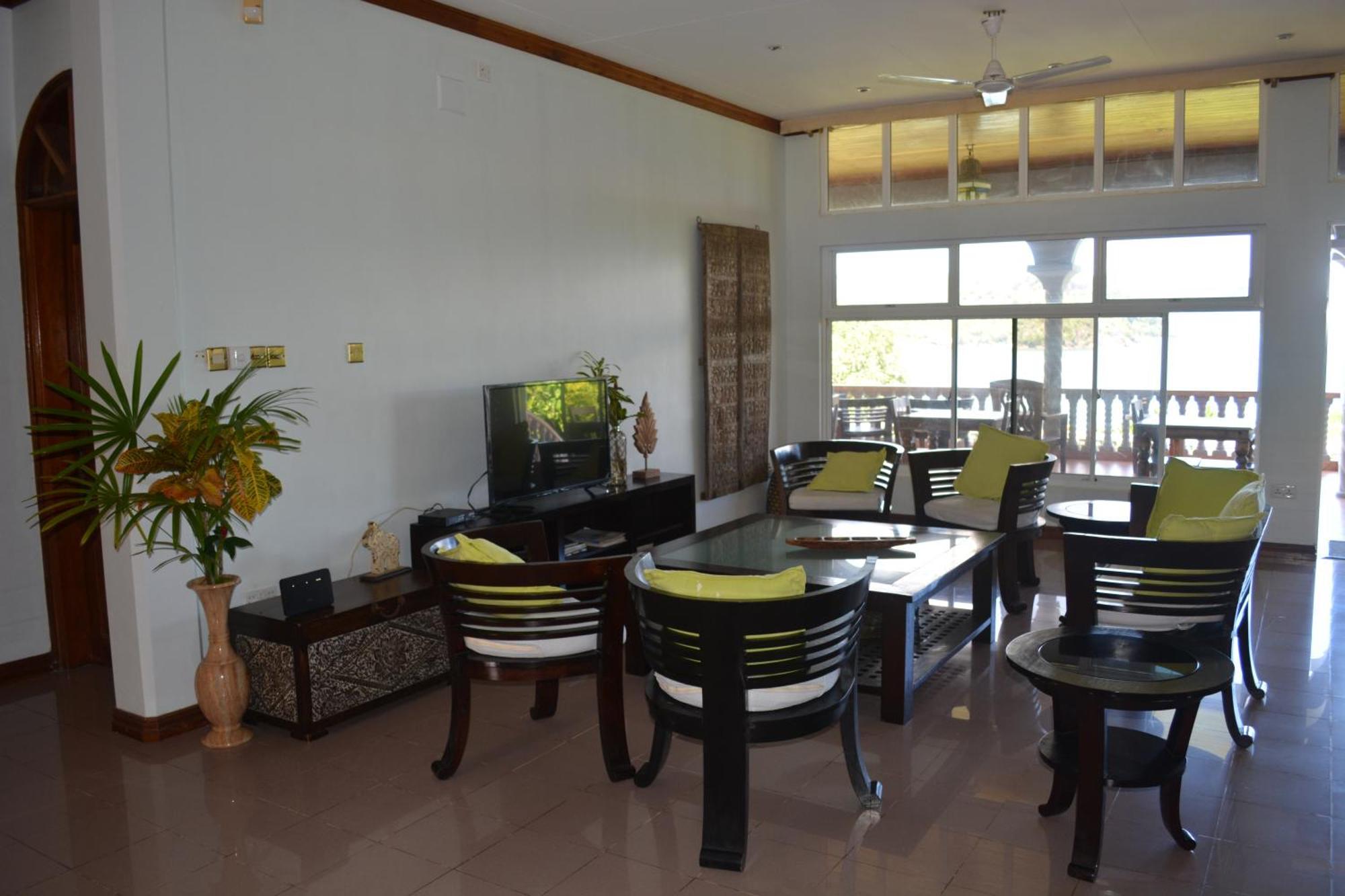 Bayview Villa -Sea Side Villa Anse Boileau Luaran gambar
